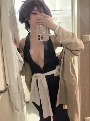 Sally Dorasnow - Yuzuriha_45