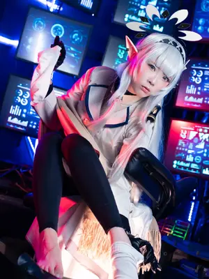 (C103) [魔王もも] ブルアカ 明星ヒマリ コスプレ写真集「Perfect Me」_35