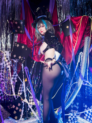 前羽 NO.18 碧蓝航线 柴郡魔术师_15