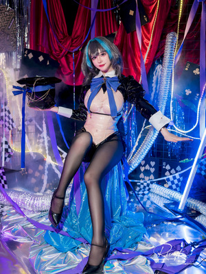 前羽 NO.18 碧蓝航线 柴郡魔术师_45