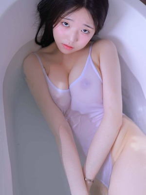 Yeon Woo - Bath Tub_176