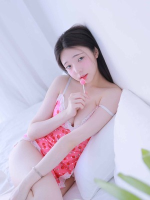 Yeon Woo - Cherry Candy_051