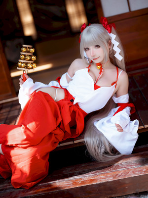 是三不是世w - 碧蓝航线 可畏 巫女_06_qhid