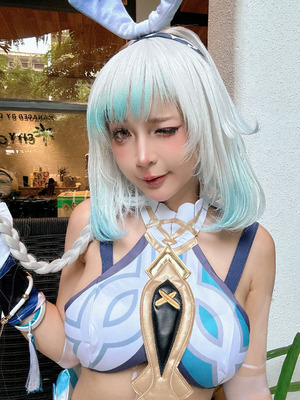 Umeko J - Mualani_75_ease