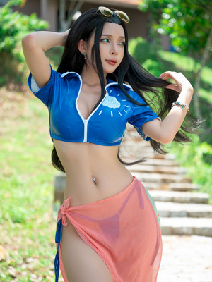Umeko J - Nico Robin_012_yrqj