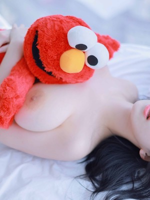 Yeon Woo - naked_084