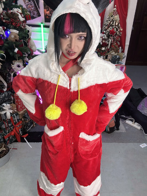 Umeko J - Juri Han Christmas_075_kqqh