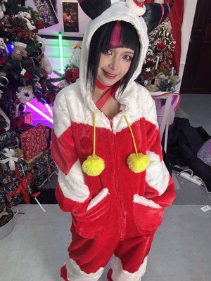 Umeko J - Juri Han Christmas_076_tumr