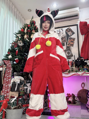 Umeko J - Juri Han Christmas_079_grdd