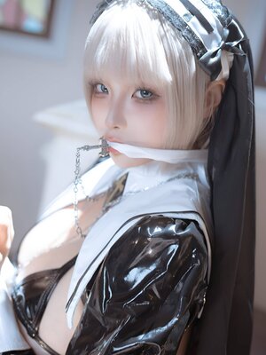 蠢沫沫 – 黑修女_102