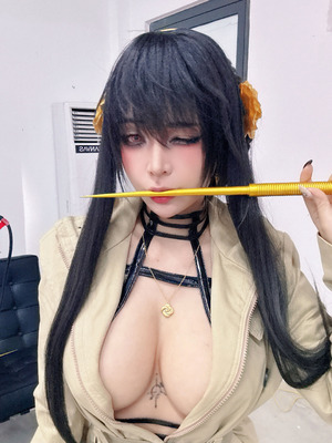 Umeko J - Yor Forger Trench Coat_095