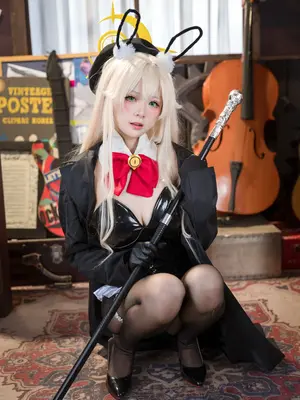 九柒喵 - 蔚蓝档案 笑面教授 兔女郎_04