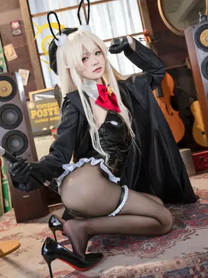 九柒喵 - 蔚蓝档案 笑面教授 兔女郎_05