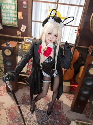 九柒喵 - 蔚蓝档案 笑面教授 兔女郎_08