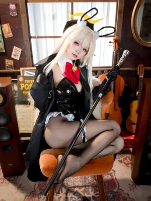 九柒喵 - 蔚蓝档案 笑面教授 兔女郎_22