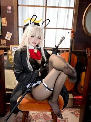 九柒喵 - 蔚蓝档案 笑面教授 兔女郎_25