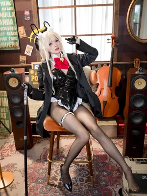 九柒喵 - 蔚蓝档案 笑面教授 兔女郎_28