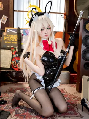 九柒喵 - 蔚蓝档案 笑面教授 兔女郎_29