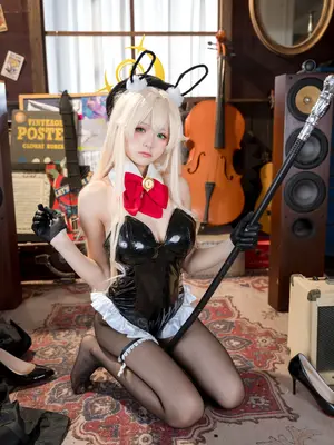 九柒喵 - 蔚蓝档案 笑面教授 兔女郎_30