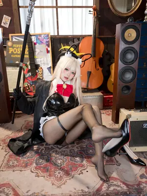 九柒喵 - 蔚蓝档案 笑面教授 兔女郎_35