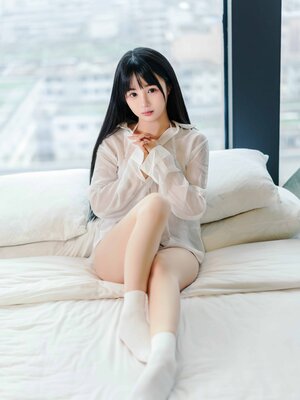 桜井宁宁 –男友衬衫