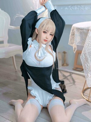 桜井宁宁 - 修女_02