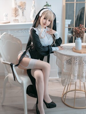 桜井宁宁 - 修女_04