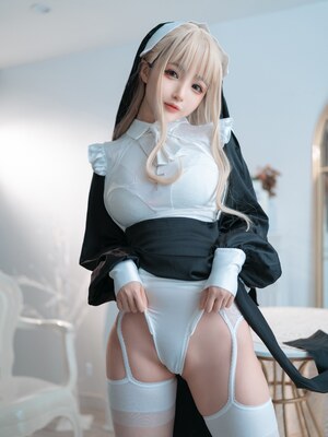 桜井宁宁 - 修女_10