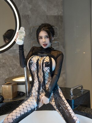 潘娇娇 女神浴池诱惑_048