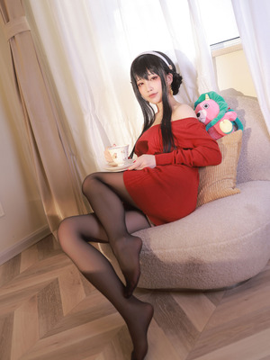 Aqua 水淼 - Yor Forger Red Sweater