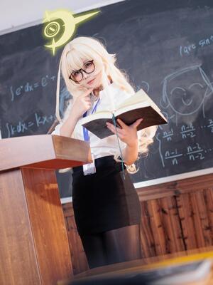 不悬ovo&nbsp;&nbsp;- 笑面教授_不悬ovo - 蔚蓝档案 - 笑面教授 (OL制服) (32)