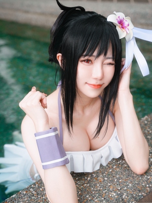 Sally Dorasnow - Tifa bikini_007