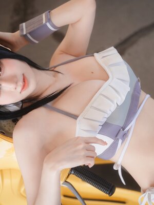 Sally Dorasnow - Tifa bikini_014