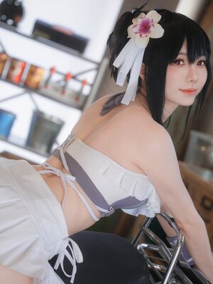 Sally Dorasnow - Tifa bikini_033