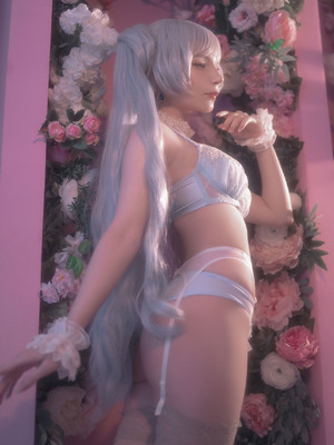 Michi Kyunn - Weiss in flowers_13