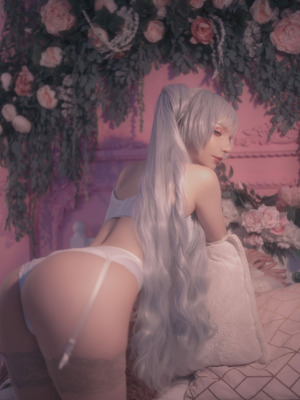 Michi Kyunn - Weiss in flowers_21