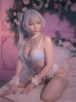 Michi Kyunn - Weiss in flowers_26