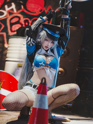 宮本桜 - 交错战线 刃齿 女警