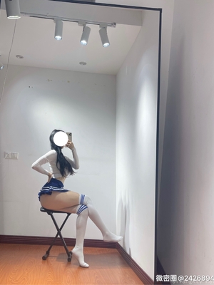 微密圈巨乳肥臀红人【笨蛋初初】_15