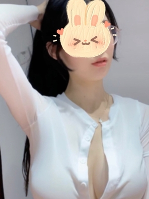 微密圈巨乳肥臀红人【笨蛋初初】_18