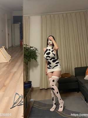 微密圈巨乳肥臀红人【笨蛋初初】_58