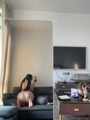 微密圈巨乳肥臀红人【笨蛋初初】_86