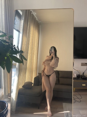 微密圈巨乳肥臀红人【笨蛋初初】_2048.cc-(302)