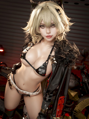 ZinieQ - Caesar King_10