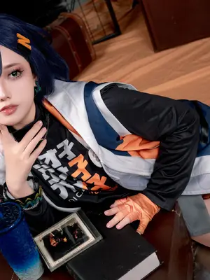 Messie Huang - Bella_10_gumb