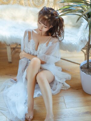 蠢沫沫 -&nbsp;&nbsp;蕾丝睡衣