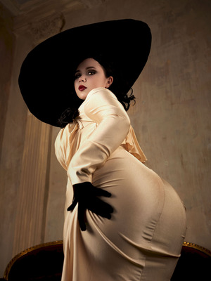 Elune - Lady Dimitrescu_02_rfkj