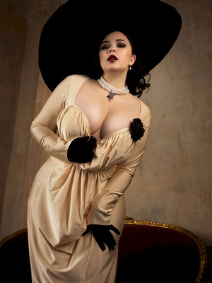 Elune - Lady Dimitrescu_03_ipsa