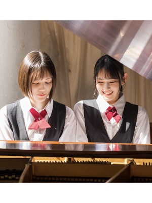 涼森れむ & 八掛うみ - Girl Loving Girl_004