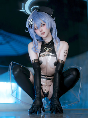 屿鱼 - 天雨亚子同人护士 [31P 327M]_11_upbc